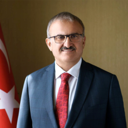 Münir Karaloğlu