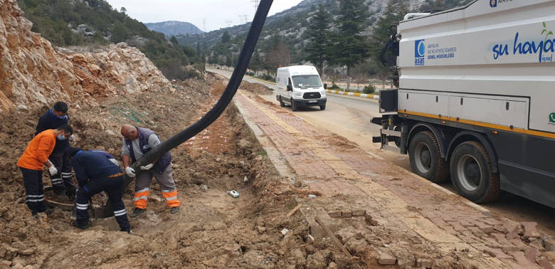 Akseki’de kanalizasyon hattına bakım