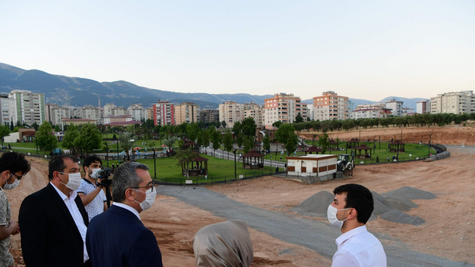 Başkan Güngör’den Aliya İzzetbegoviç Millet Bahçesi’nde inceleme