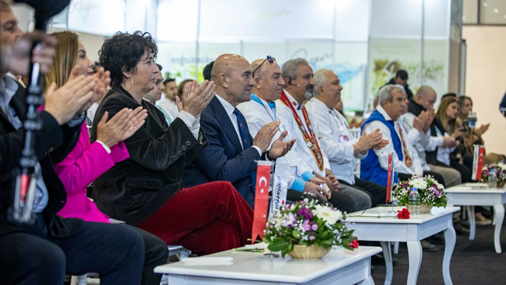 Başkan Soyer Fuar İzmir’in ev sahipliği yaptığı dört fuarı ziyaret etti