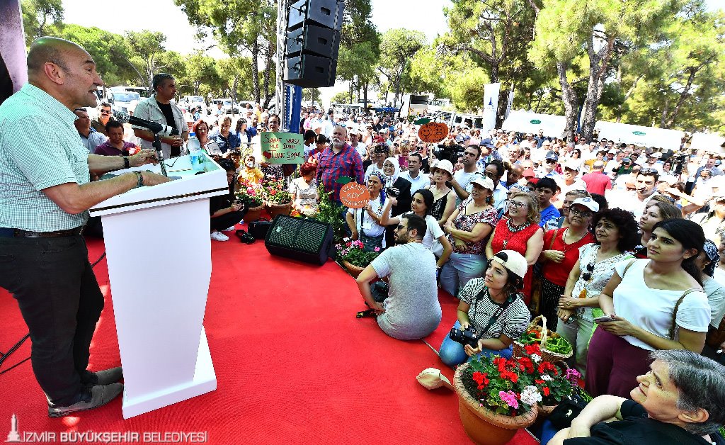 Başkan Soyer Kadifekale'de “Üretici Pazarı” açtı