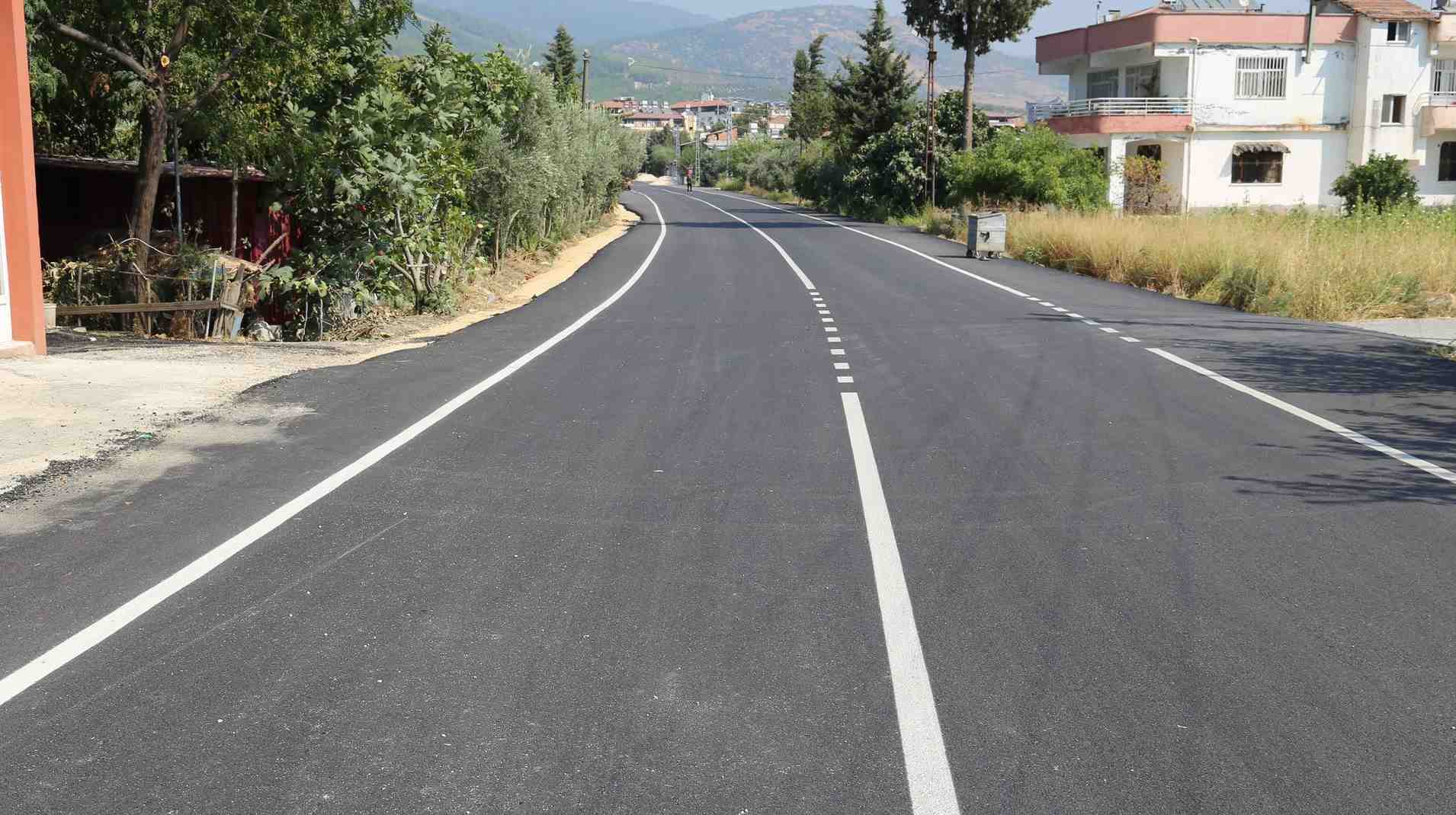 BÜYÜKŞEHİR’DEN SERİNYOL MAHALLESİ’NE BETON ASFALT VE KALDIRIM