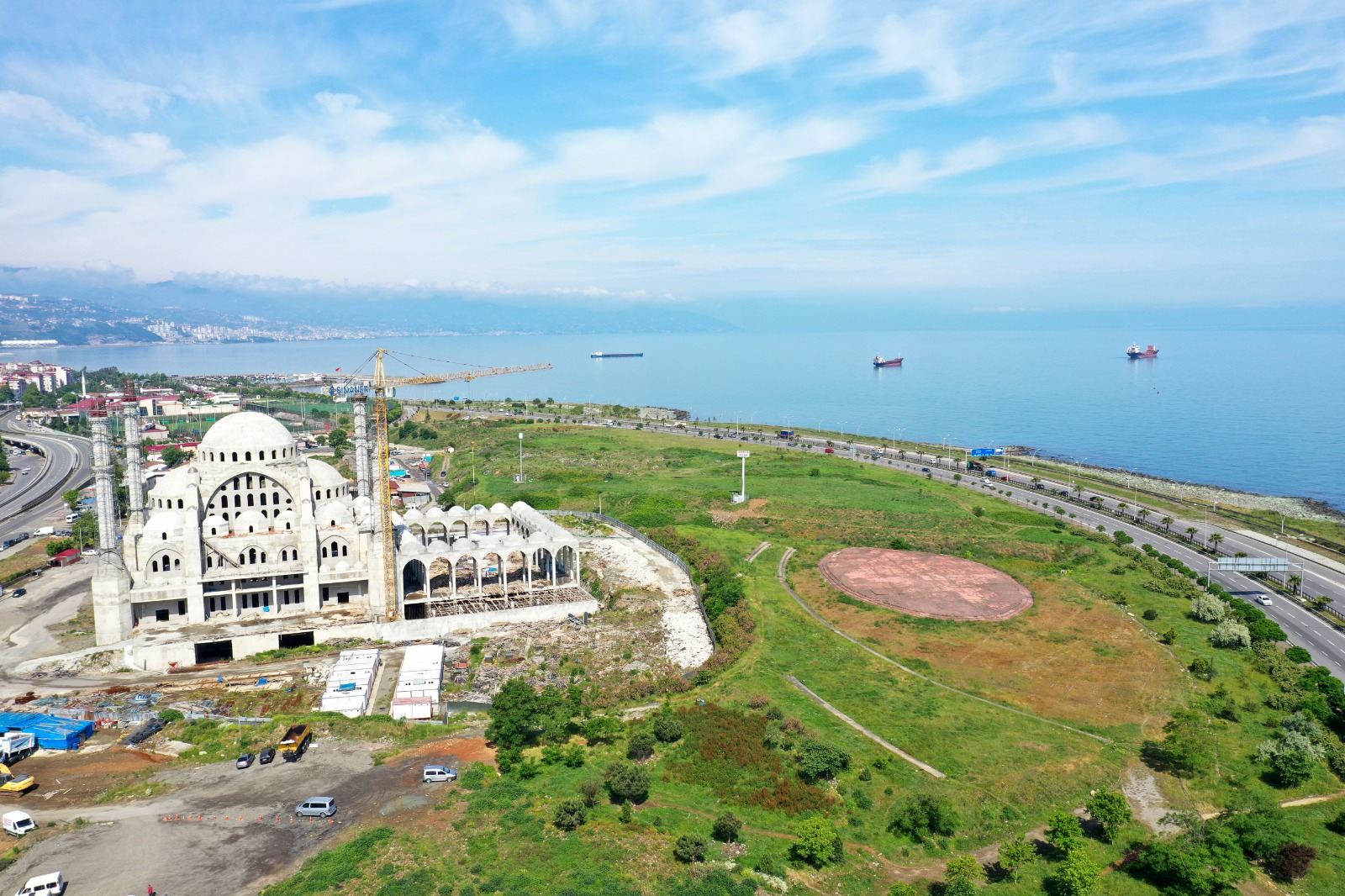 DOĞU KARADENİZ'İN EN BÜYÜK CAMİ VE KÜLLİYESİ YÜKSELİYOR