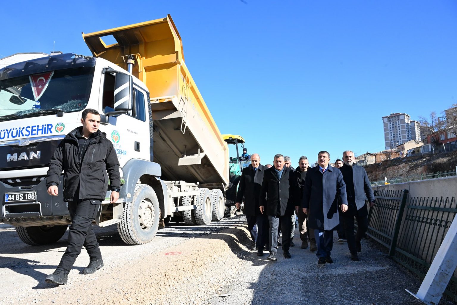 Güney Kuşak Yolunda İncelemelerde bulunan Başkan Gürkan,“GELECEK YÜZ YILLARA HİTAP EDECEK YENİ YOLLAR AÇTIK”