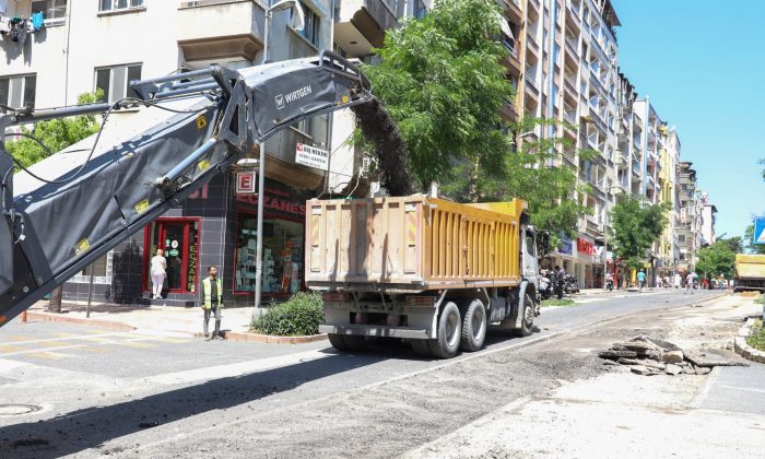 HBB’DEN ANTAKYA CUMHURİYET CADDESİ’NE BETON ASFALT