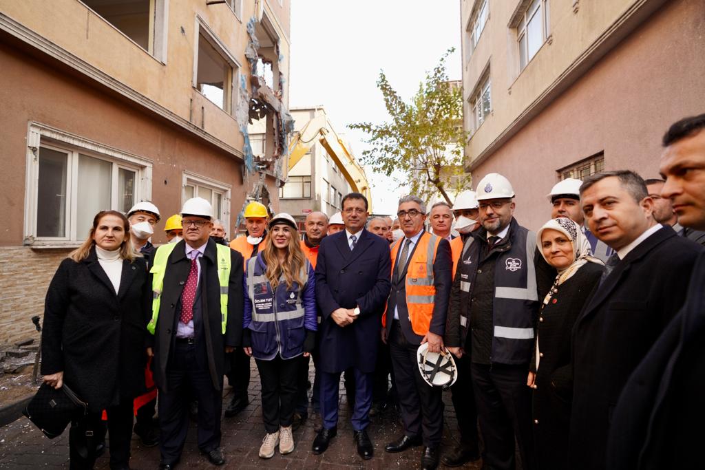 İSMETPAŞA MAHALLESİ’NDE YIKIMLAR BAŞLADI