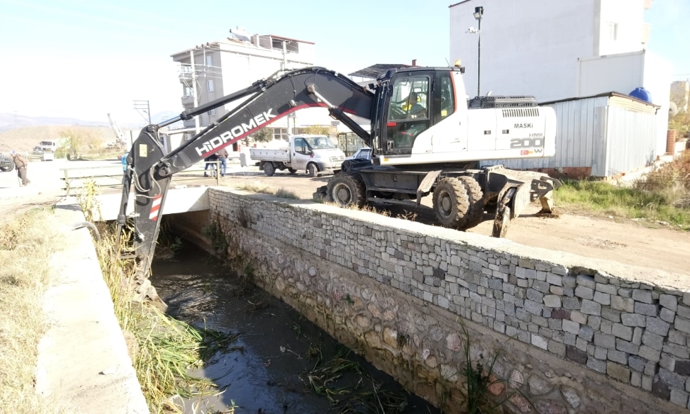 İSTASYON MAHALLESİ’NDE TAŞKIN SIKINTISINA KARŞI ÖNLEM ALINDI