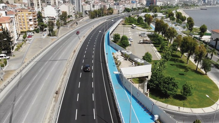 İzmir Büyükşehir Belediyesi’nden yol yatırımları için dev bütçe
