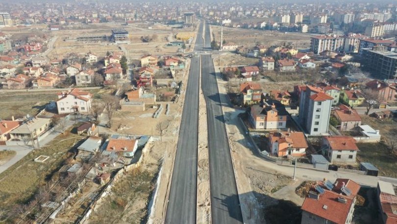 Konya Büyükşehir Belediyesi, şehir trafiğini rahatlatacak yeni caddenin çalışmalarını sürdürüyor