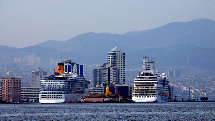 Kruvaziyer gemiler İzmir'e geri dönüyor