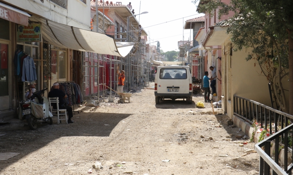 KULA’NIN TARİHİ ÇARŞISINA BÜYÜKŞEHİR DOKUNUŞU