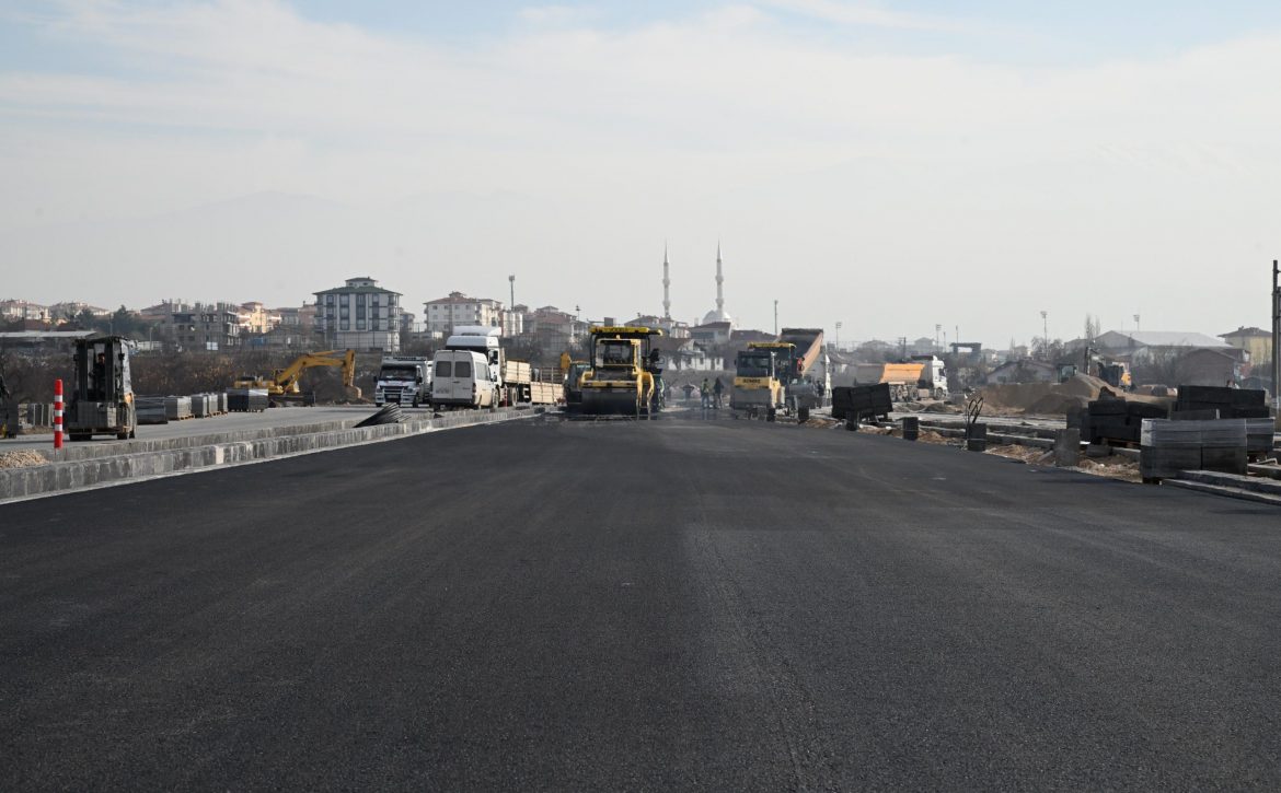 Kuzey Kuşak Yolu’na yapılan bağlantı yollarını yerinde inceleyen Başkan Gürkan,MALATYA’NIN GELECEĞİNE VE GELECEK YÜZYILLARINA HÜKMEDECEK