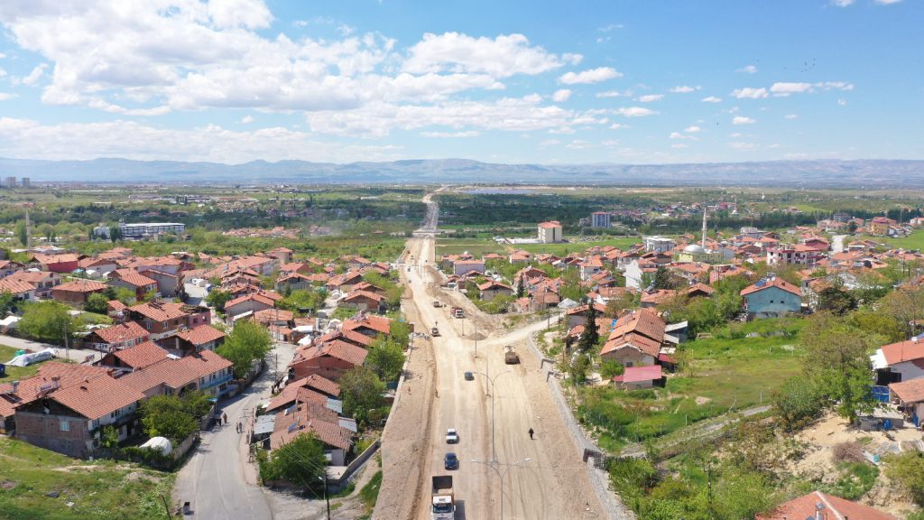 KUZEY KUŞAK YOLUNDA İNCELEMERDE BULUNAN BAŞKAN GÜRKAN, “MALATYA’NIN TRAFİK YOĞUNLUĞUNU ALACAK BÜYÜK BİR YOL”