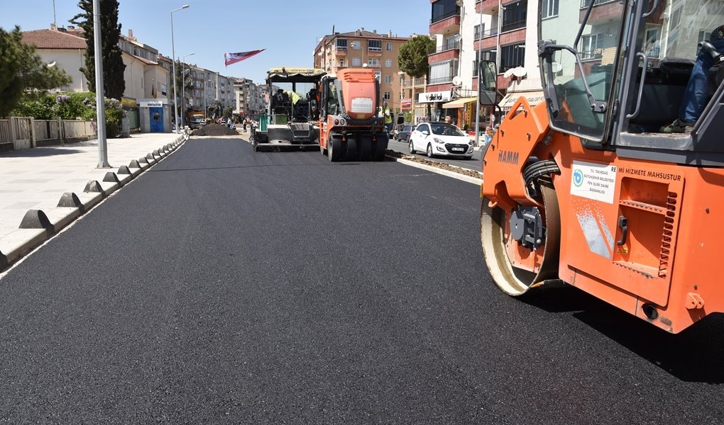 MARMARAEREĞLİSİ'NDE 3100 TON SICAK ASFALT SERİMİ GERÇEKLEŞTİRİLDİ