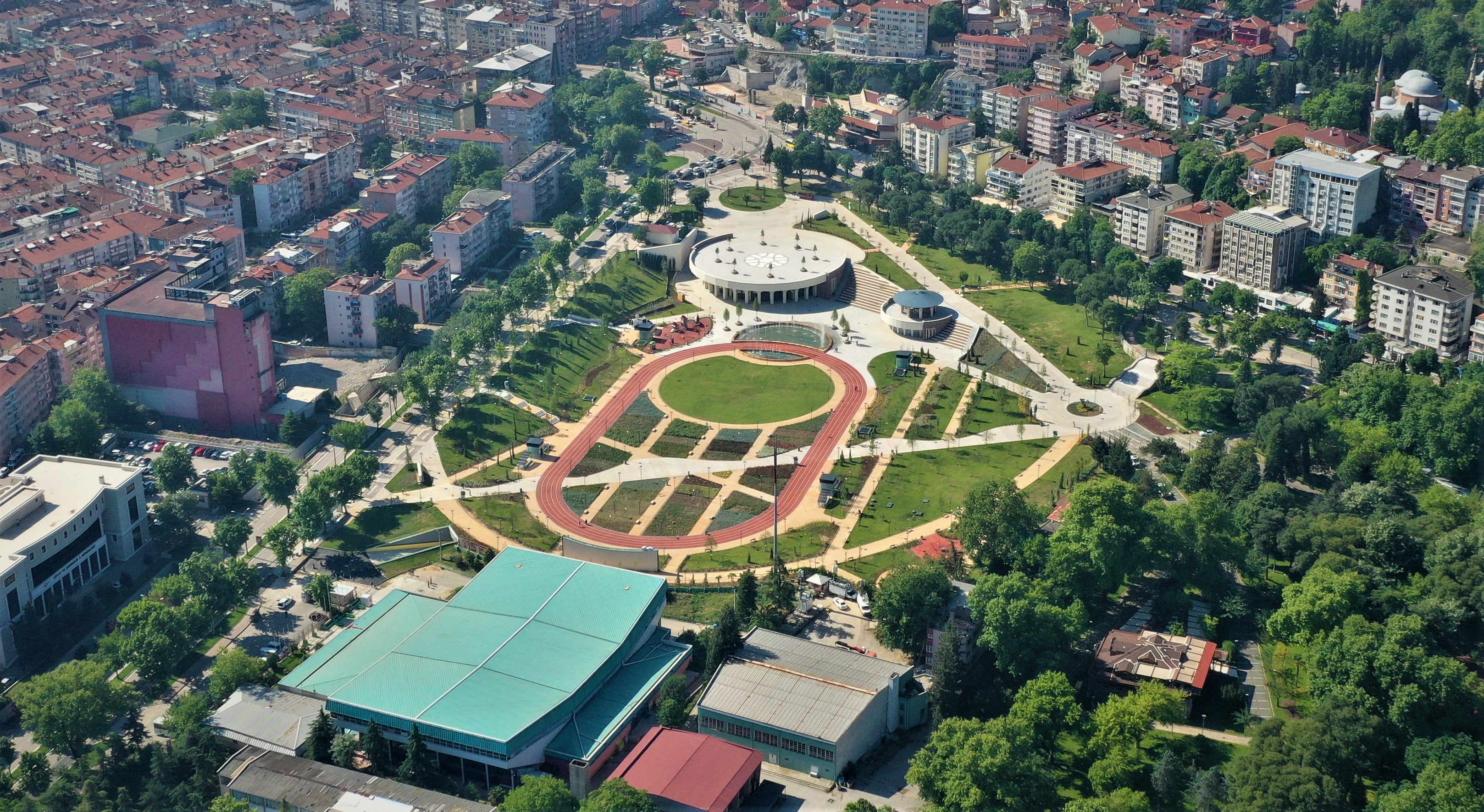 Millet Bahçesi artık Bursalıların hizmetinde