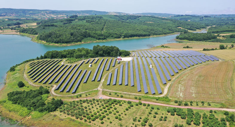 Sanayinin kalbinde 7 bin hanenin enerjisi güneş ve hidroelektrikten